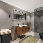 Grand Apartment *